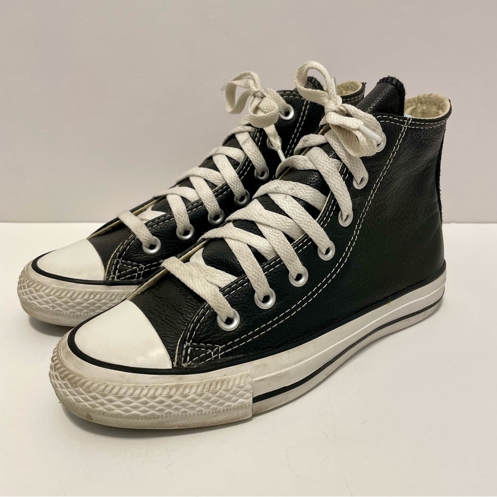 Converse Chuck Taylor Leather All Star High-Top Black Sneakers Size 6